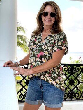 Cabi 6717 Replay Top Spring 2025 Small EUC